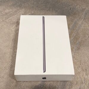 WiFi Only Apple iPad 9th Gen 64GB Space Gray MK2K3LL/A used for Good conditio